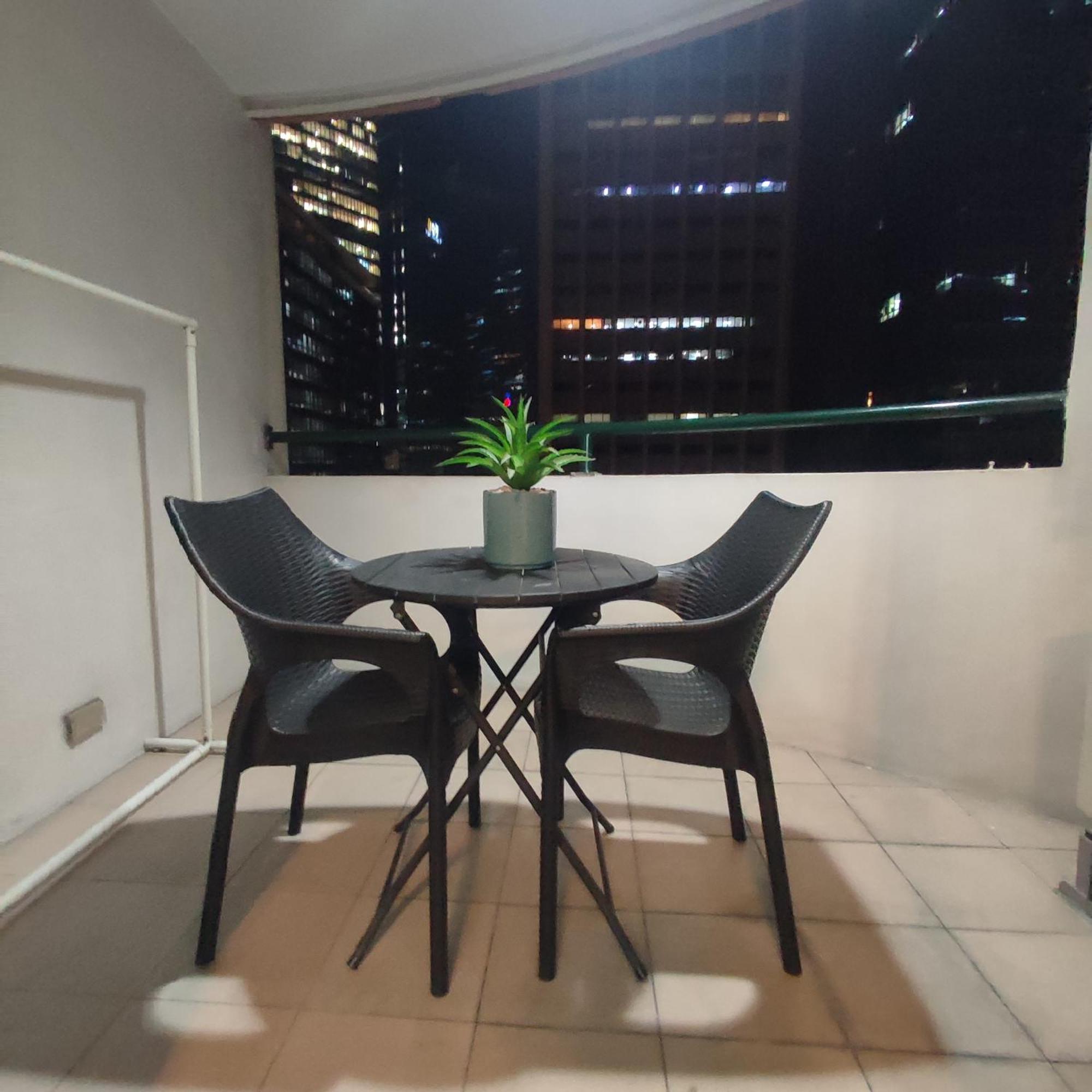Luxury Spacious 2Br In Salcedo Village マニラ市 エクステリア 写真