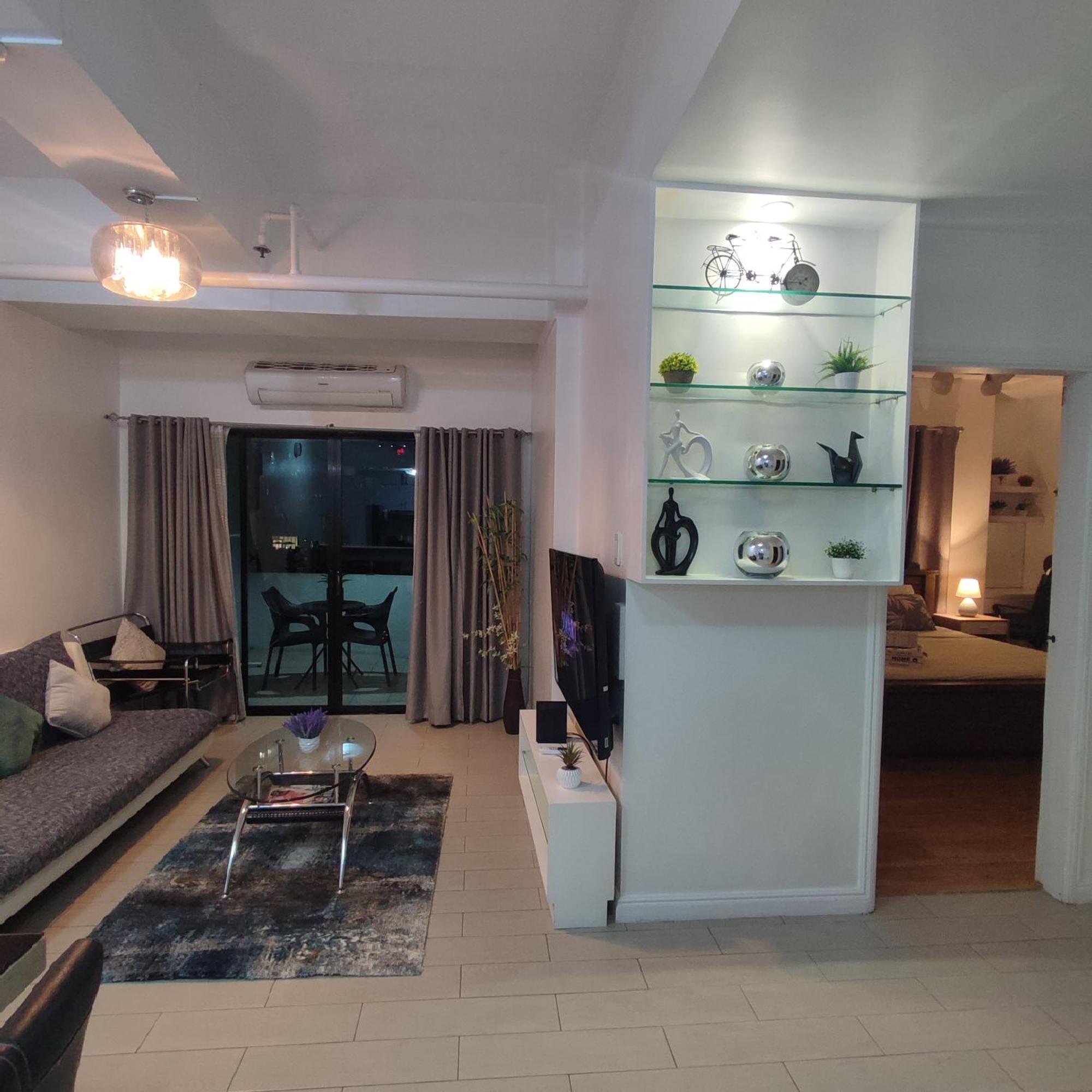 Luxury Spacious 2Br In Salcedo Village マニラ市 エクステリア 写真