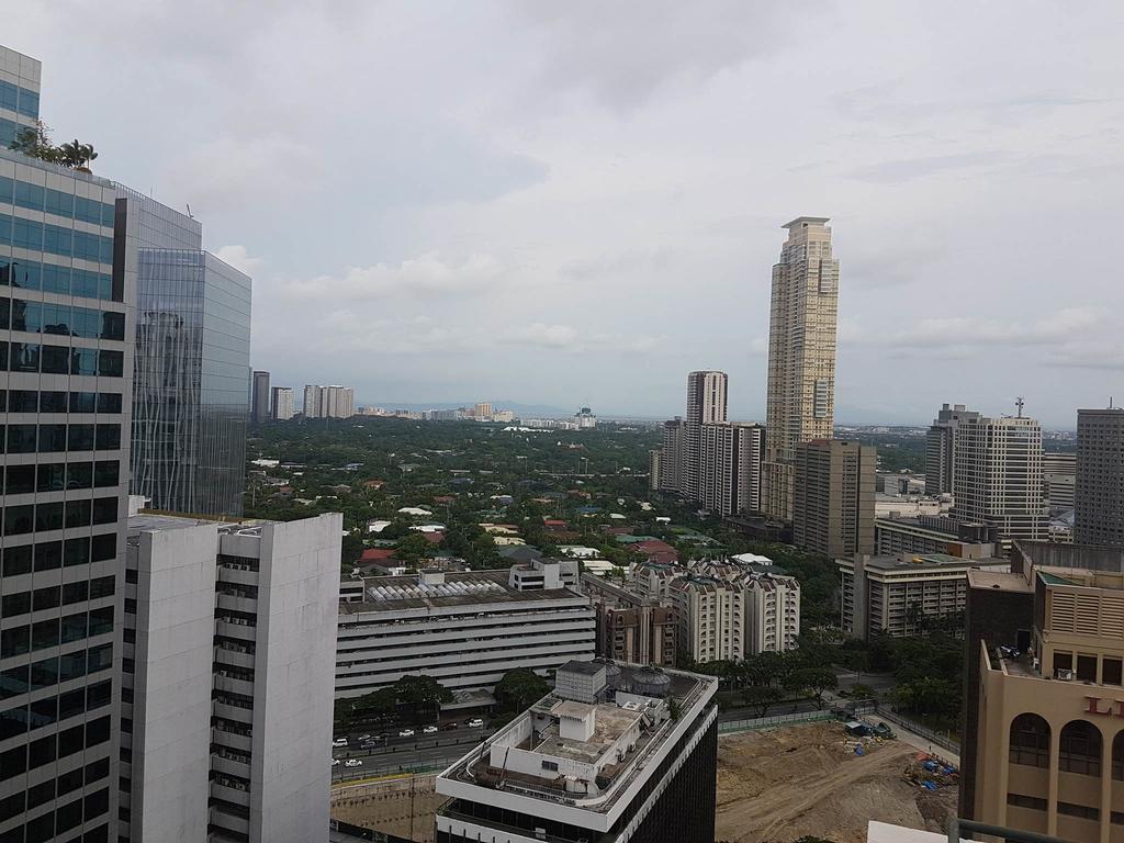 Luxury Spacious 2Br In Salcedo Village マニラ市 エクステリア 写真